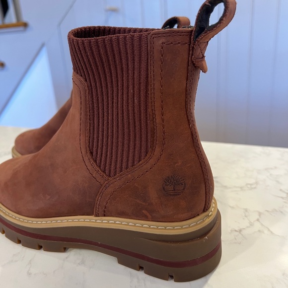 Timberland Women's Cervinia Valley Chelsea Boot, Size 6, NWOT - Picture 2 of 11